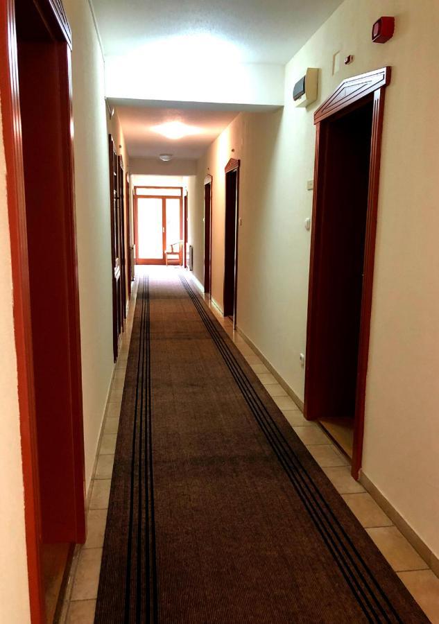 Hotel Imperial Gyogyszallo Es Gyogyfurdo Kiskoros Luaran gambar
