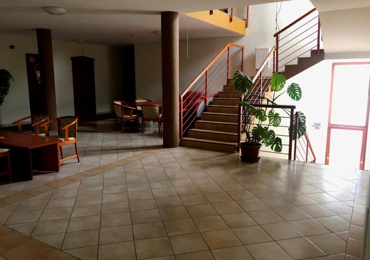 Hotel Imperial Gyogyszallo Es Gyogyfurdo Kiskoros Luaran gambar