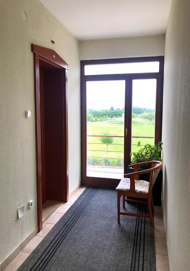 Hotel Imperial Gyogyszallo Es Gyogyfurdo Kiskoros Luaran gambar